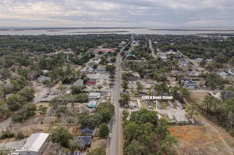 1209 N Howe Street Southport NC 28461