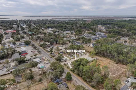1209 N Howe Street Southport NC 28461