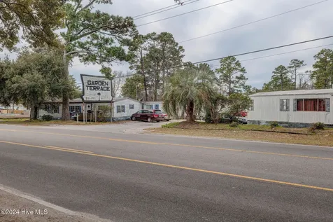 1209 N Howe Street Southport NC 28461
