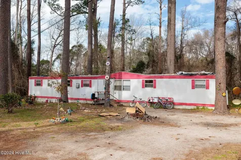 1209 N Howe Street Southport NC 28461