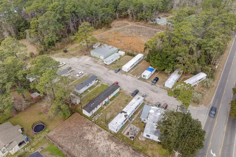 1209 N Howe Street Southport NC 28461