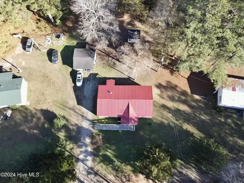 1109 Beegee Lane Williamston NC 27892
