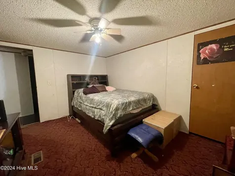 1109 Beegee Lane Williamston NC 27892