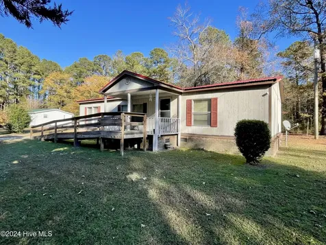 1109 Beegee Lane Williamston NC 27892