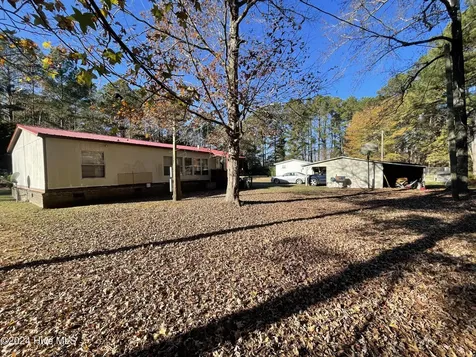 1109 Beegee Lane Williamston NC 27892