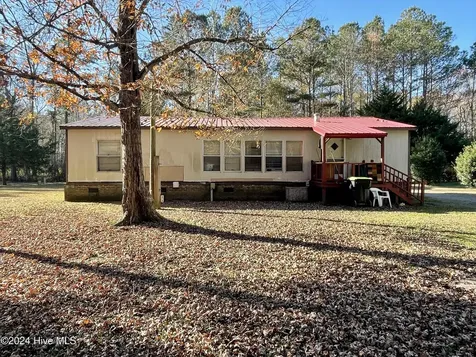 1109 Beegee Lane Williamston NC 27892