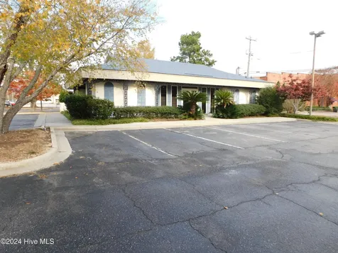 110 W Church Street Laurinburg NC 28352