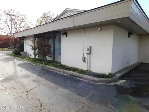 110 W Church Street Laurinburg NC 28352