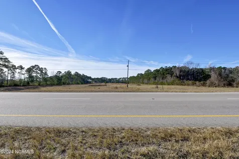 4178 Freedom Way Hubert NC 28539