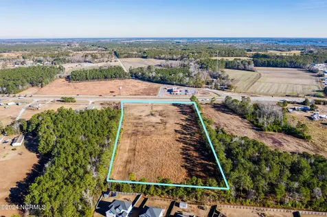 4178 Freedom Way Hubert NC 28539