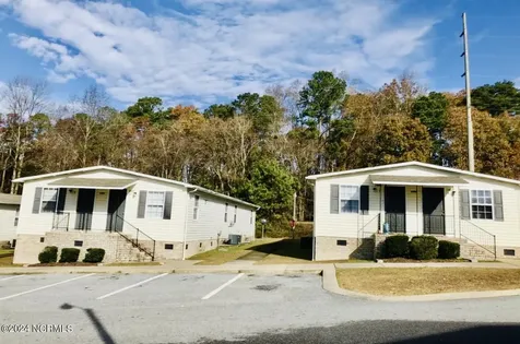 1504 Iris Circle Greenville NC 27858