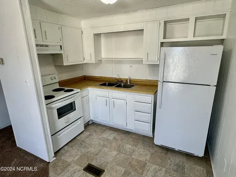 1504 Iris Circle Greenville NC 27858