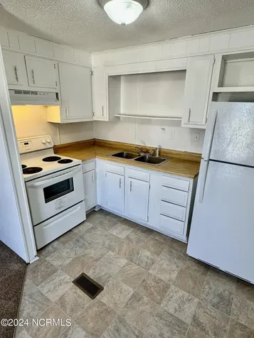 1504 Iris Circle Greenville NC 27858