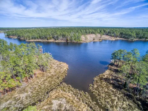 15 Alexander Drive Belhaven NC 27810