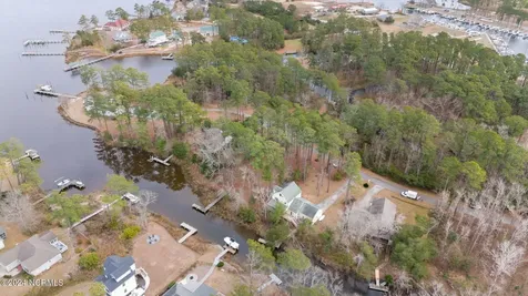 7013 Fairwinds Drive Oriental NC 28571