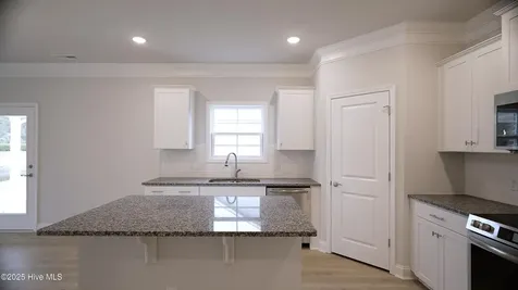 1215 Opaca Drive SE Bolivia NC 28422