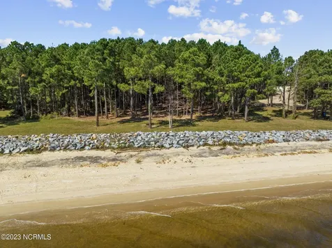 7 Sandy Bay Drive W Oriental NC 28571