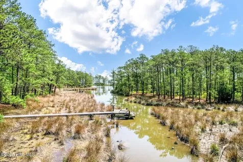 72 Oyster Point Road Oriental NC 28571