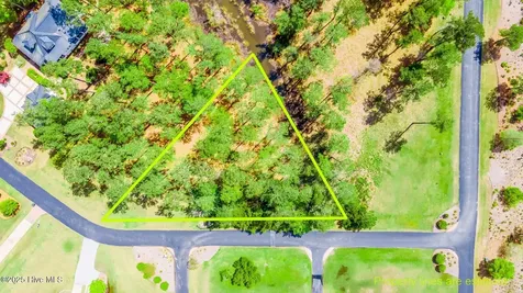 72 Oyster Point Road Oriental NC 28571