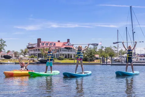 72 Oyster Point Road Oriental NC 28571