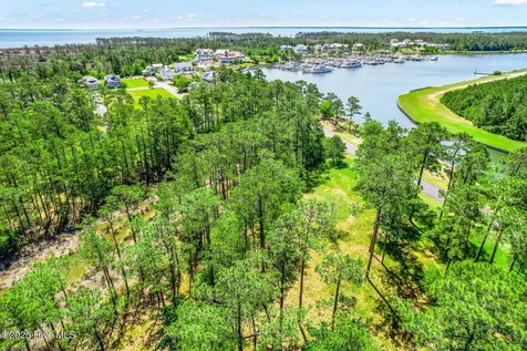 72 Oyster Point Road Oriental NC 28571