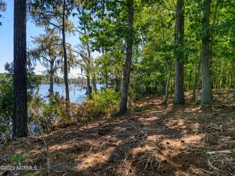 60 Kennedy Court N Hertford NC 27944