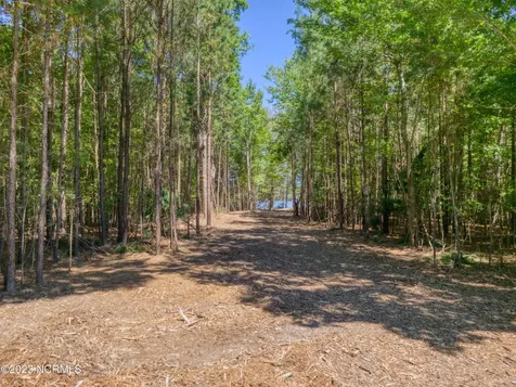 60 Kennedy Court N Hertford NC 27944