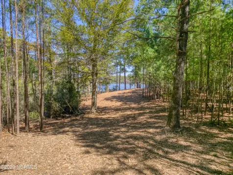 60 Kennedy Court N Hertford NC 27944