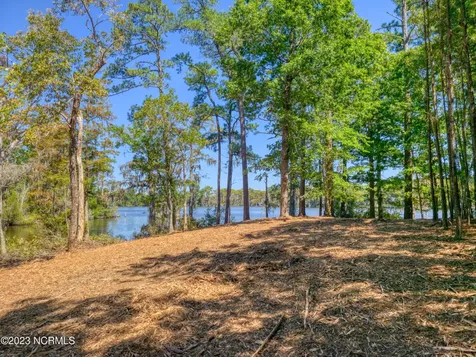 60 Kennedy Court N Hertford NC 27944