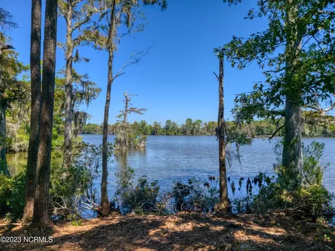 60 Kennedy Court N Hertford NC 27944