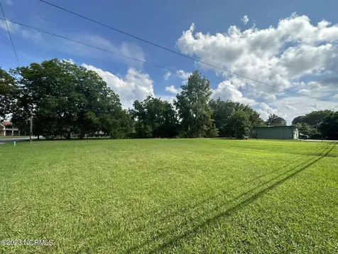 602 N King Street Winton NC 27986