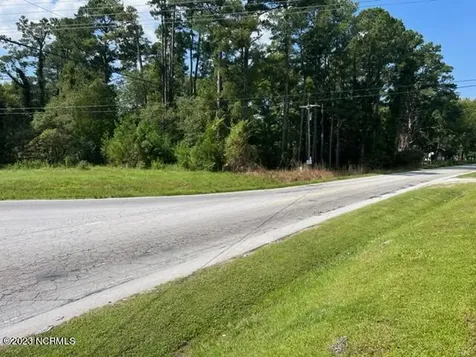 108 Sandridge Road Hubert NC 28539