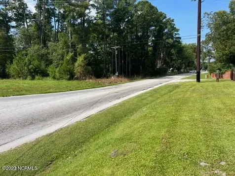 108 Sandridge Road Hubert NC 28539