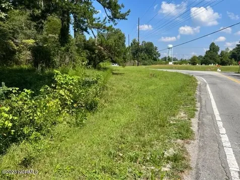 108 Sandridge Road Hubert NC 28539