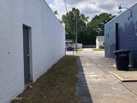208 Henderson Drive Jacksonville NC 28540