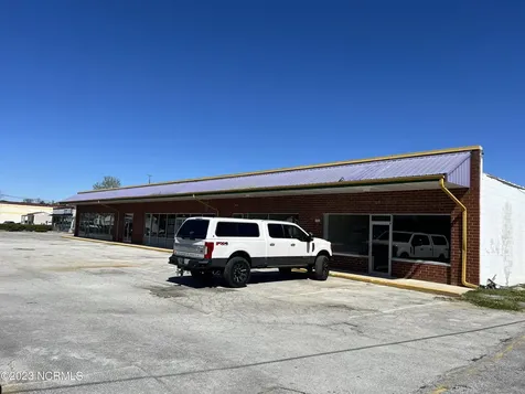 208 Henderson Drive Jacksonville NC 28540