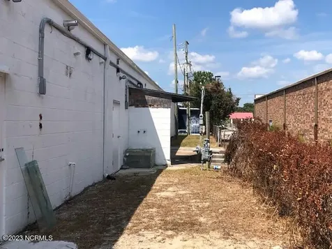 208 Henderson Drive Jacksonville NC 28540