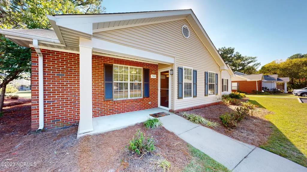 725 Chancery Lane Aberdeen NC 28315