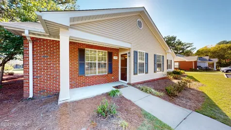 725 Chancery Lane Aberdeen NC 28315