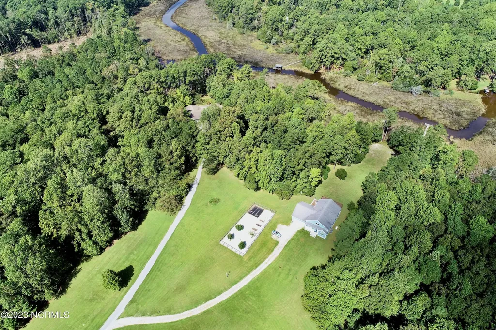 158 Fisher Turnpike Road Arapahoe NC 28510