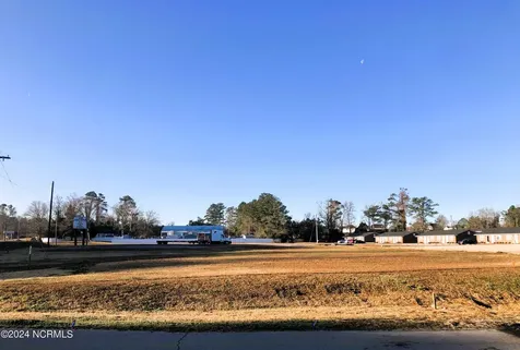 1906 Piney Green Road Jacksonville NC 28546