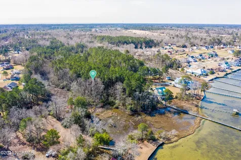 200 Bayside Drive Sneads Ferry NC 28460