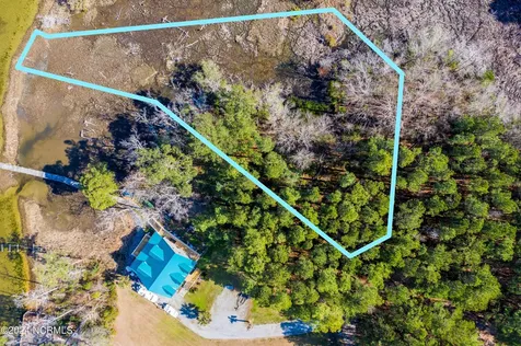 200 Bayside Drive Sneads Ferry NC 28460