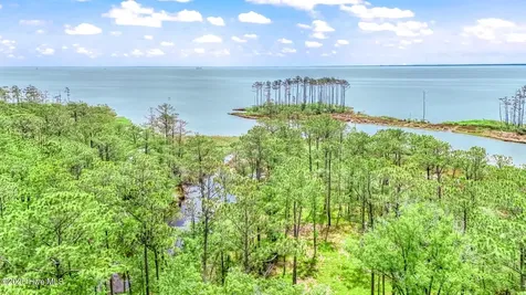 175 River Watch Road Oriental NC 28571