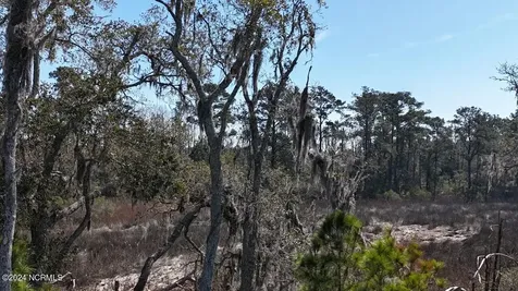 107 Pin Oak Court Beaufort NC 28516