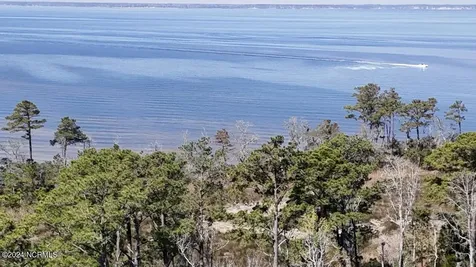 107 Pin Oak Court Beaufort NC 28516