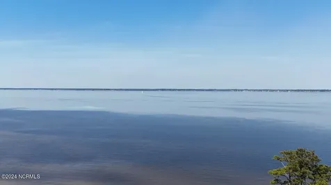 107 Pin Oak Court Beaufort NC 28516