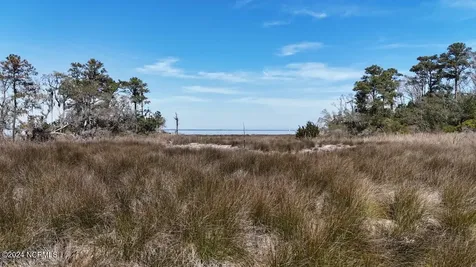 107 Pin Oak Court Beaufort NC 28516