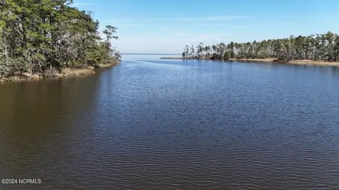 107 Pin Oak Court Beaufort NC 28516