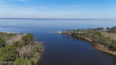 107 Pin Oak Court Beaufort NC 28516